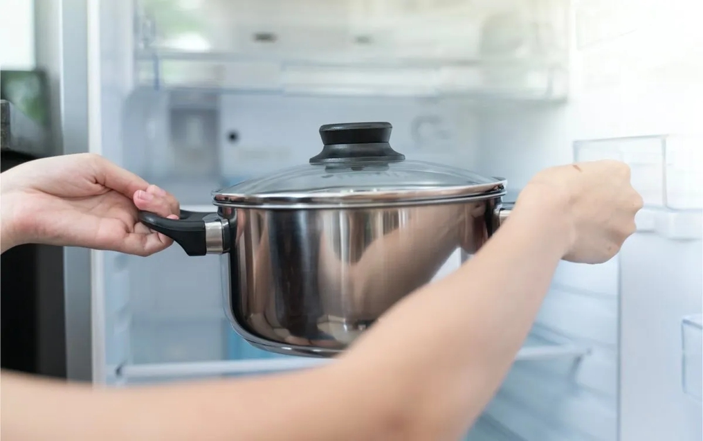 Cocinar con ollas y sartenes de aluminio, ¿aumenta el riesgo de