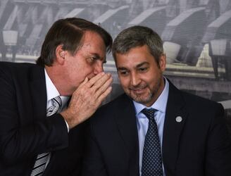 Mario Abdo Benítez y Jair Bolsonaro. Foto: AFP.