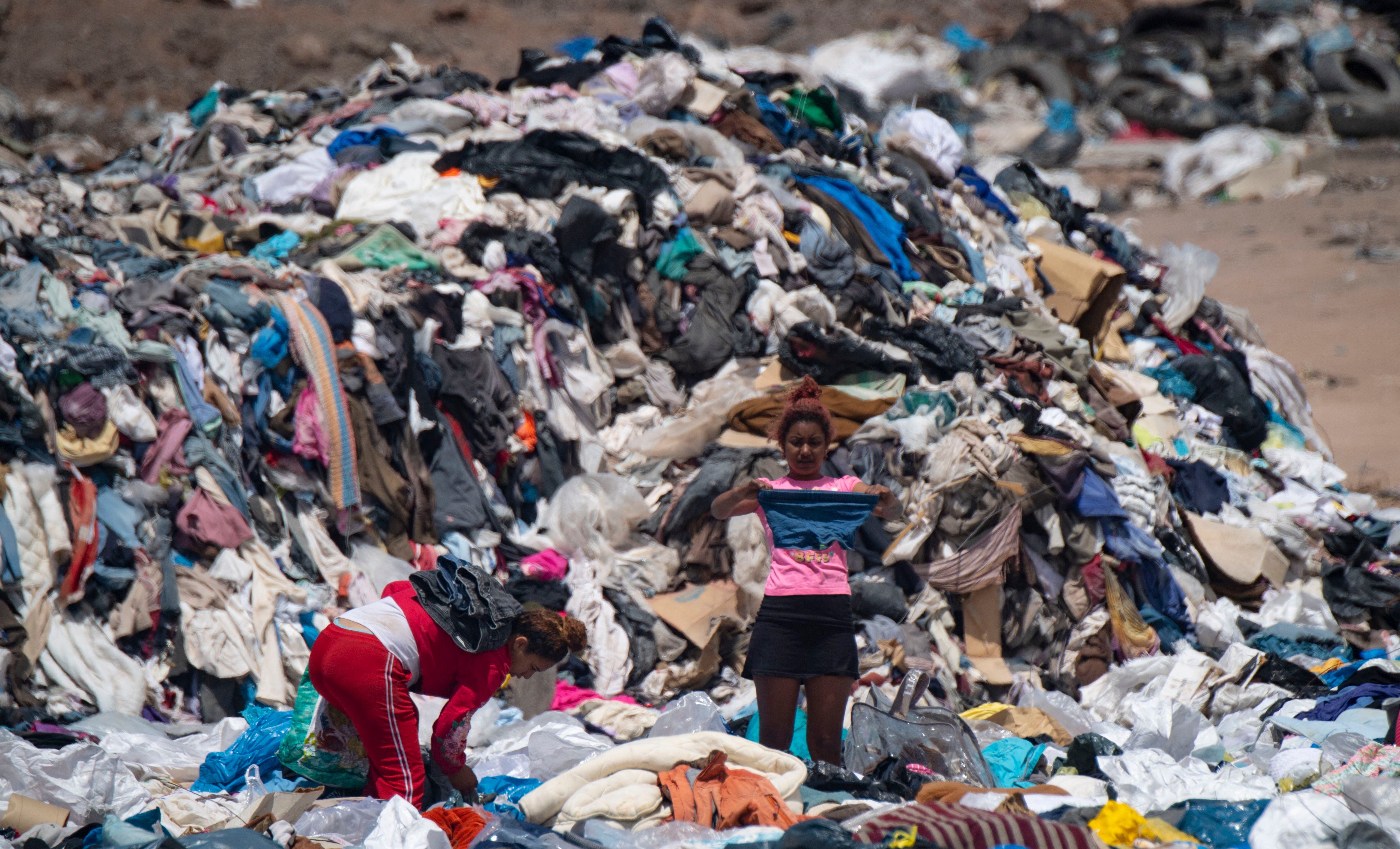 La Naci n El gigantesco cementerio de Chile para la ropa usada