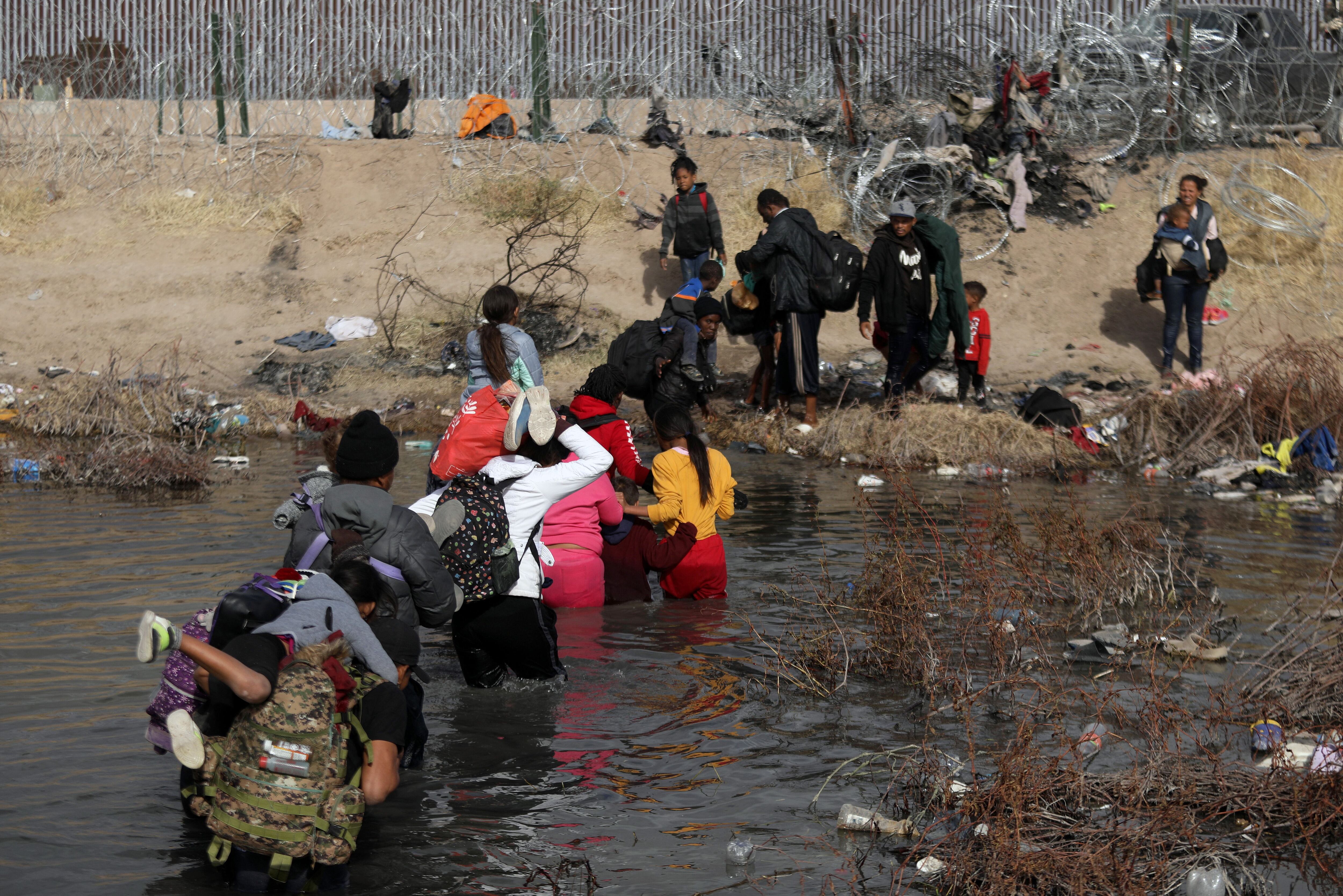 La Naci n M xico se desintegra caravana de 6.800 de migrantes