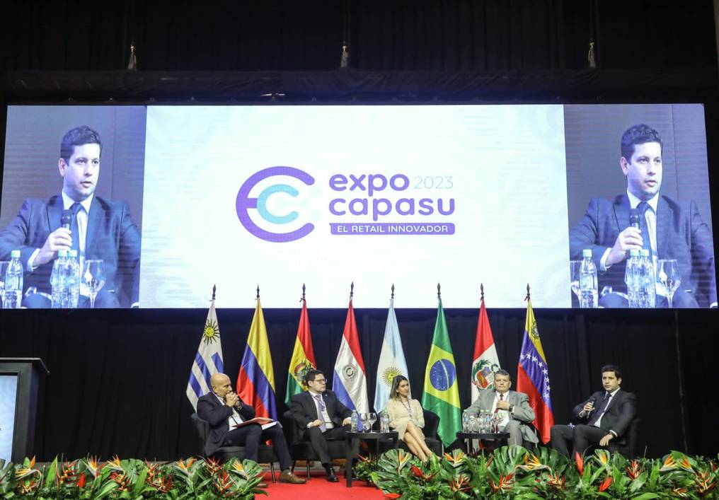 Autoridades económicas participaron de un panel en la Expo Capasu, este miércoles pasado. Foto: Gentileza