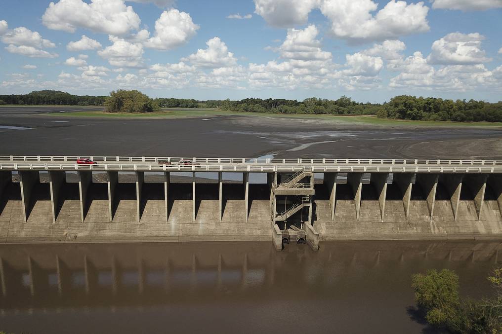 Faltan plata e infraestructura - EL PAÍS Uruguay