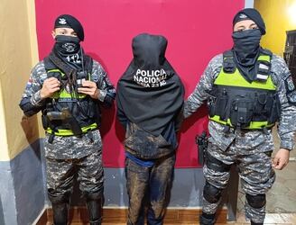 El hombre fue detenido por agentes del Grupo Lince. Foto: Sucesos Paraguay.