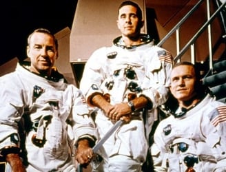 La icónica fotografía de la misión espacial. En el medio, William Anders, el exastronauta fallecido.