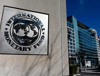 El FMI aprueba el desembolso de unos 800 millones de dólares a Argentina.