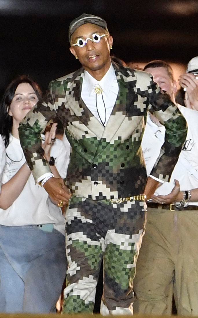 El debut de Pharrell Williams al frente de Louis Vuitton paraliza
