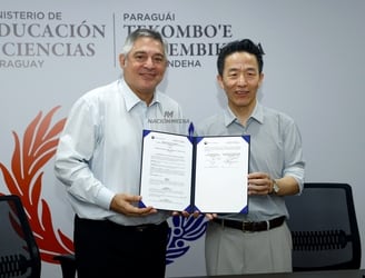 Luis Ramírez y el embajador de Corea en Paraguay, Chan-sik Yoon. Foto: Gentileza