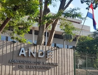 Administración Nacional de Electricidad (Ande) sede edificio fachada. Foto: CMG/NM