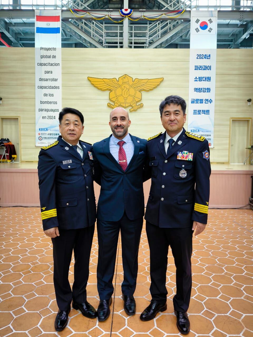 Alejandro Buzó, es un bombero voluntario con más 20 años de experiencia que ha sido seleccionado para esta especialización en Corea. Foto: Gentileza 