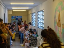 La inmunización contra el virus sincitial arrancó en el Hospital de Barrio Obrero. Foto: Gentileza.