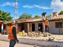 Directores reciben transferencia para arreglar escuelas: techos, paredes y baños como prioridad