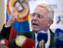 El expresidente Álvaro Uribe dijo ser inocente y víctima de un complot.FOTO: AFP