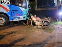El choque involucró a un ómnibus y una motocicleta. Foto: Gentileza.