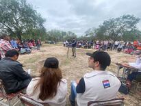 Reunión entre las autoridades y los representantes de las comunidades indígenas.