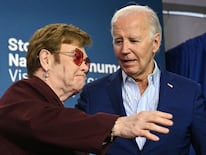 Elton John y Joe Biden. Foto: Mandel Ngan / AFP