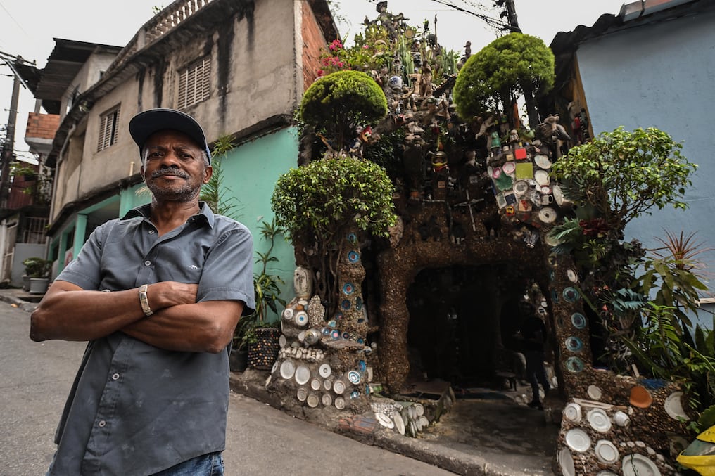 Estevao, habitante de la segunda favela más grande de la ciudad, construyó su casa sin conocer al arquitecto catalán. Antonio Gaudí (1852 1926). Foto: AFP