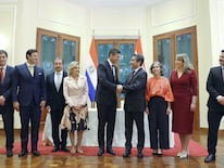 ​Peña toma juramento a nuevos embajadores paraguayos. Foto: Gentileza.
