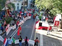 Marcha por el día del trabajador en el centro de Asunción. Foto Jorge Jara.