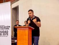 Miguel Prieto solo se sostiene gracias al apoyo de los funcionarios municipales, afirman.FOTO: ARCHIVO