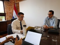 El ministro Gustavo Villate se reunió con miembros del CONES. Foto: MITIC.