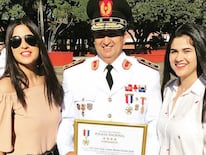 Vita y Emilia Aranda junto a su padre, Cristino Aranda.