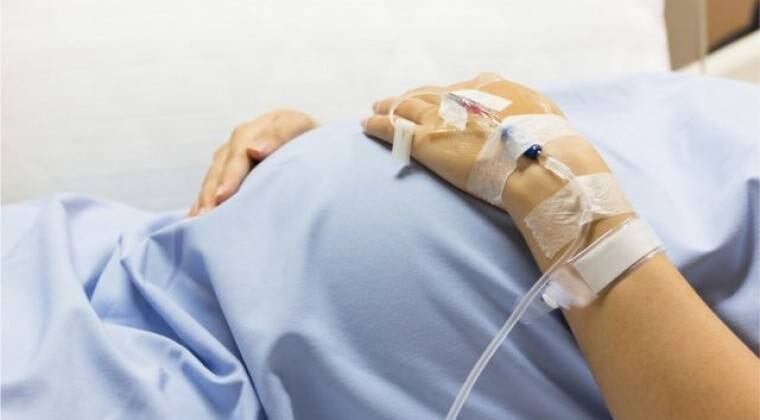 Embarazada de mellizos fallece en el hospital: no lograron salvar a sus bebés
