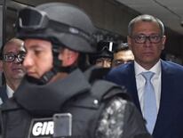 El exvicepresidente de Ecuador, Jorge Glas, quien fue capturado el viernes en una irrupción policial en la embajada de México en Quito.