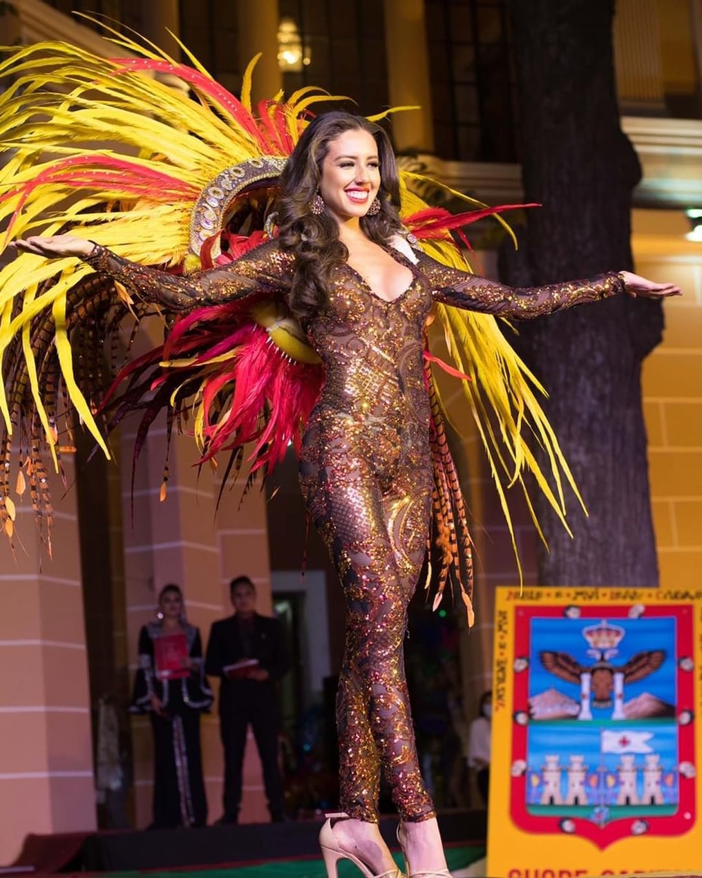 La Nación / Reina Hispanoamericana: candidatas presentaron trajes típicos  que lucirán en certamen